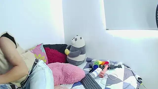 Unleash your urge for fetish cams livestreamers with our pick of steaming hot models, versed in the art of seduction and indulgence.