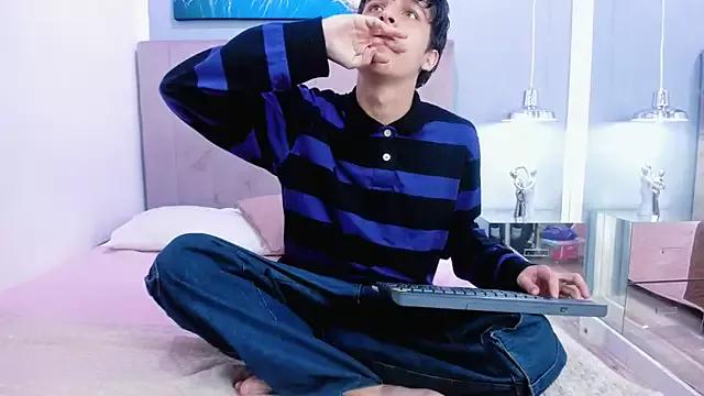 Unleash your urge for fetish cams livestreamers with our pick of steaming hot models, versed in the art of seduction and indulgence.