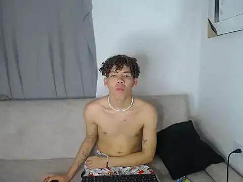 Unleash your urge for fetish cams livestreamers with our pick of steaming hot models, versed in the art of seduction and indulgence.