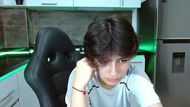 Unleash your urge for fetish cams livestreamers with our pick of steaming hot models, versed in the art of seduction and indulgence.