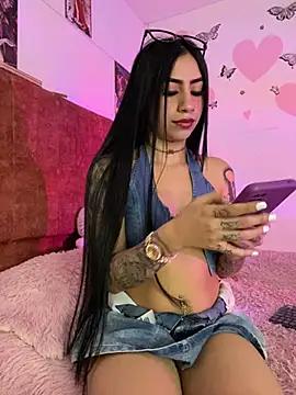 Unleash your urge for fetish cams livestreamers with our pick of steaming hot models, versed in the art of seduction and indulgence.