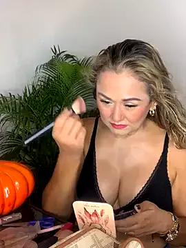 Unleash your urge for fetish cams livestreamers with our pick of steaming hot models, versed in the art of seduction and indulgence.