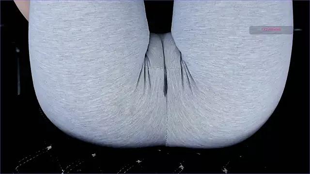 Cameltoe_squirt_inPants from StripChat is Freechat