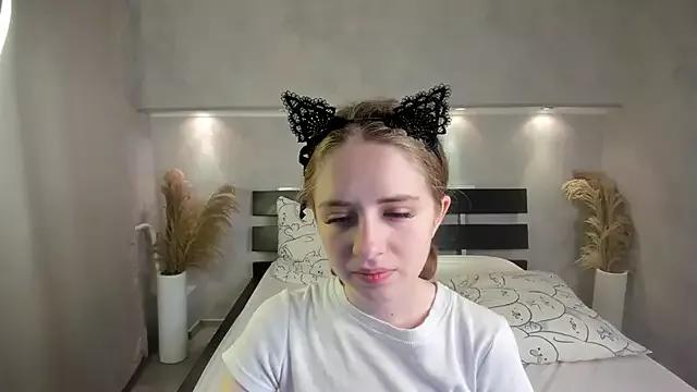 Unleash your urge for fetish cams livestreamers with our pick of steaming hot models, versed in the art of seduction and indulgence.