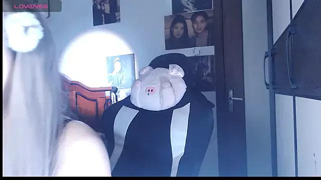 Unleash your urge for fetish cams livestreamers with our pick of steaming hot models, versed in the art of seduction and indulgence.