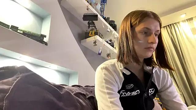 CarmaDiza from StripChat is Freechat