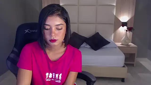 Unleash your urge for fetish cams livestreamers with our pick of steaming hot models, versed in the art of seduction and indulgence.