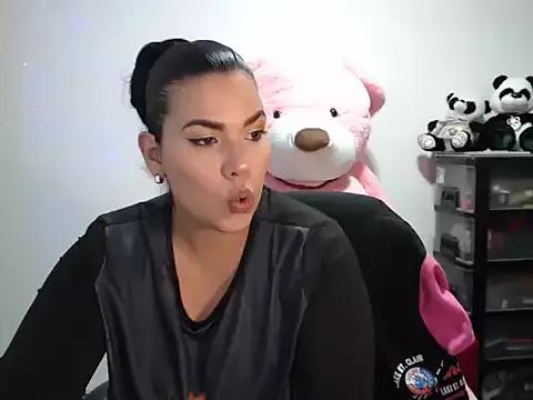 Unleash your urge for fetish cams livestreamers with our pick of steaming hot models, versed in the art of seduction and indulgence.