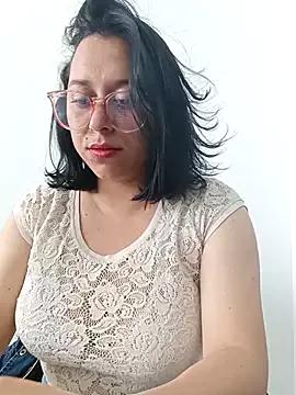 Caroline-17 from StripChat is Freechat