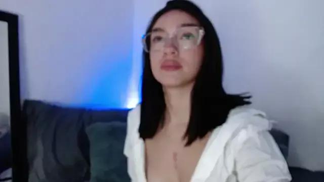 carolinne_Fox_ from StripChat is Freechat