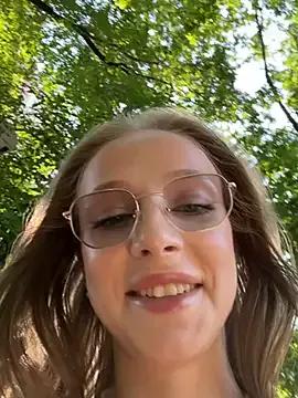 CaseyStar from StripChat is Freechat