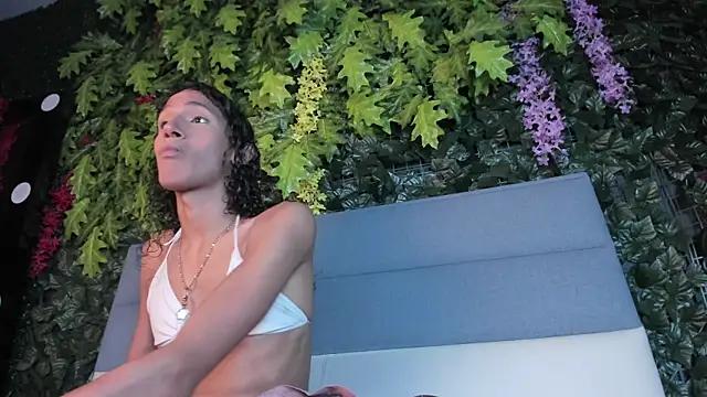 Unleash your urge for fetish cams livestreamers with our pick of steaming hot models, versed in the art of seduction and indulgence.