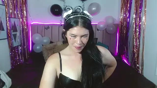 Unleash your urge for fetish cams livestreamers with our pick of steaming hot models, versed in the art of seduction and indulgence.