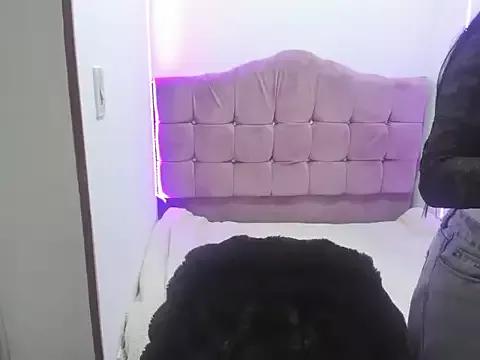 Unleash your urge for fetish cams livestreamers with our pick of steaming hot models, versed in the art of seduction and indulgence.