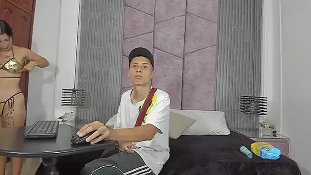 Unleash your urge for fetish cams livestreamers with our pick of steaming hot models, versed in the art of seduction and indulgence.