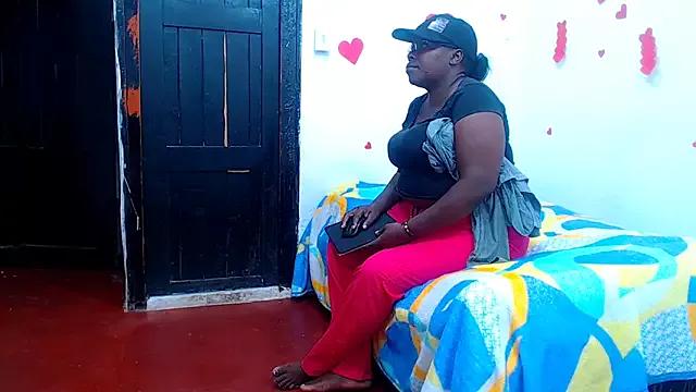 catwomanblack666 from StripChat is Freechat
