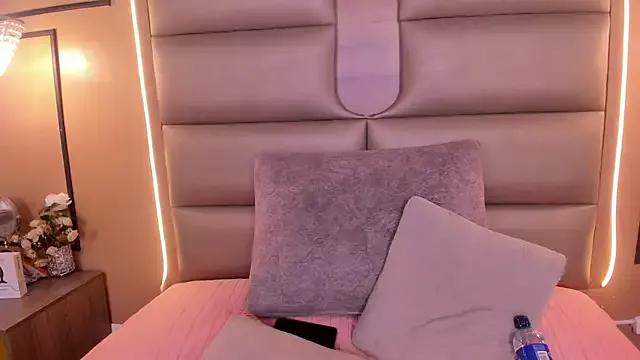 Unleash your urge for fetish cams livestreamers with our pick of steaming hot models, versed in the art of seduction and indulgence.