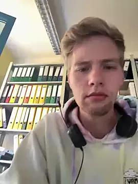 CDLukeLucy420 from StripChat is Freechat