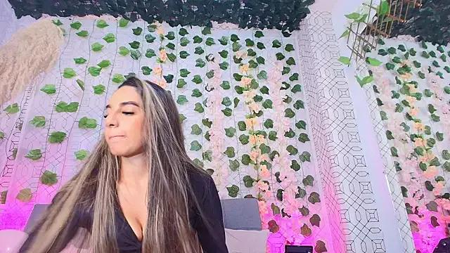 Unleash your urge for fetish cams livestreamers with our pick of steaming hot models, versed in the art of seduction and indulgence.