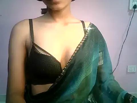 Chandani-Love from StripChat is Freechat