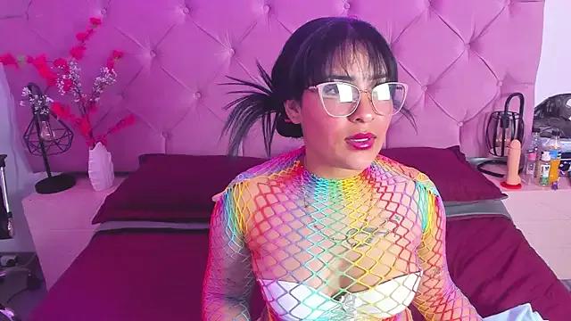 Unleash your urge for fetish cams livestreamers with our pick of steaming hot models, versed in the art of seduction and indulgence.