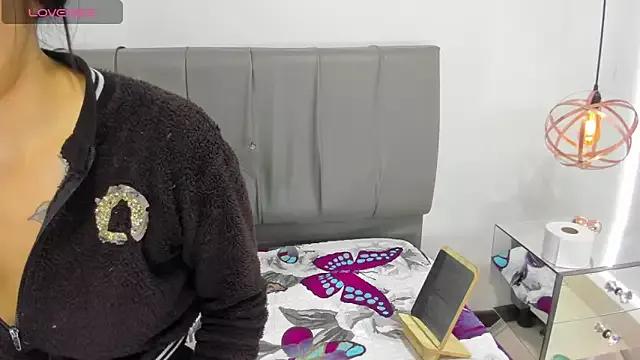 Unleash your urge for fetish cams livestreamers with our pick of steaming hot models, versed in the art of seduction and indulgence.