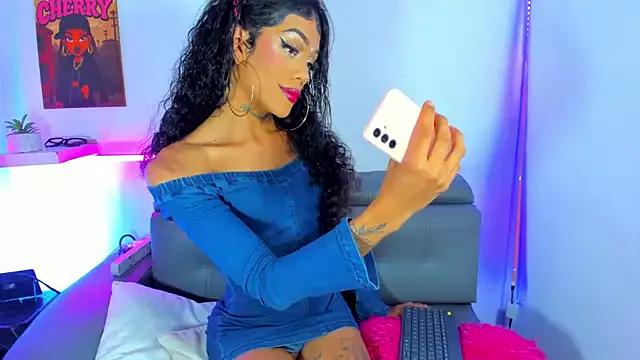 Unleash your urge for fetish cams livestreamers with our pick of steaming hot models, versed in the art of seduction and indulgence.