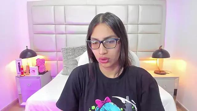 Unleash your urge for fetish cams livestreamers with our pick of steaming hot models, versed in the art of seduction and indulgence.