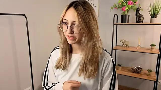 cheryl_johnson_ from StripChat is Freechat