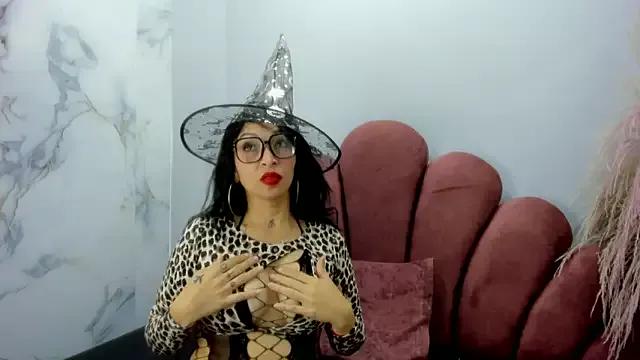 Unleash your urge for fetish cams livestreamers with our pick of steaming hot models, versed in the art of seduction and indulgence.