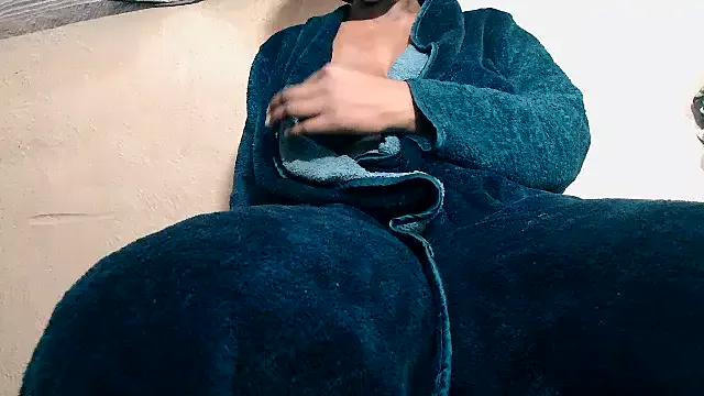 Chloe2001 from StripChat is Freechat