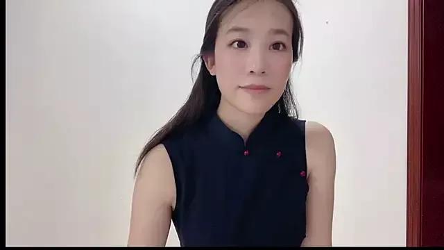 Chloe_Coco from StripChat is Freechat