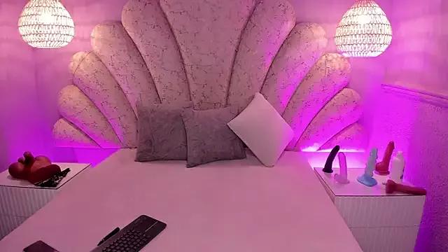 chloe_watson_ from StripChat is Freechat
