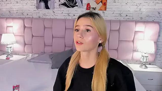 Unleash your urge for fetish cams livestreamers with our pick of steaming hot models, versed in the art of seduction and indulgence.