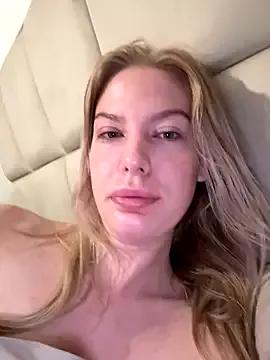 Chloemillerrxx from StripChat is Freechat
