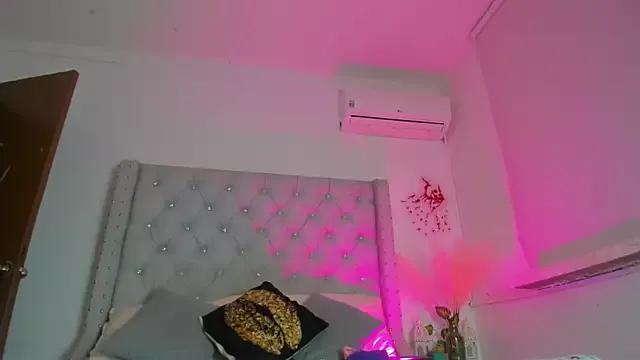 Unleash your urge for fetish cams livestreamers with our pick of steaming hot models, versed in the art of seduction and indulgence.