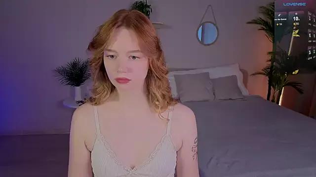 Ckarollina from StripChat is Freechat
