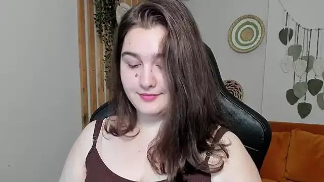 ClaireEverly from StripChat is Freechat
