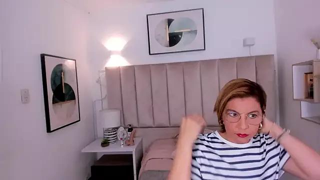 Clhoe_Johnson from StripChat is Freechat