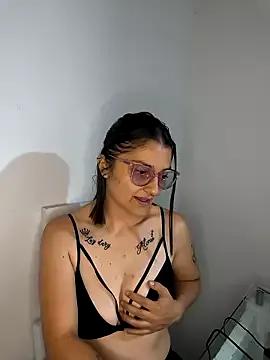Coralinne__ from StripChat is Freechat