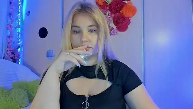 CoraSwon from StripChat is Freechat