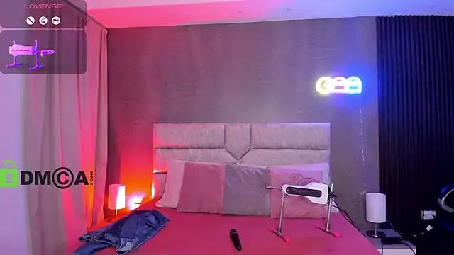 Cristal__adams from StripChat is Freechat