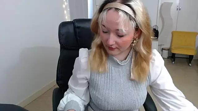 Unleash your urge for fetish cams livestreamers with our pick of steaming hot models, versed in the art of seduction and indulgence.