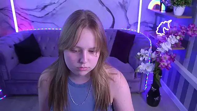 CrystallPaws from StripChat is Freechat