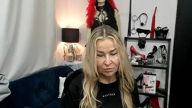 Unleash your urge for fetish cams livestreamers with our pick of steaming hot models, versed in the art of seduction and indulgence.