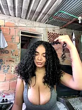Curlyierr from StripChat is Freechat