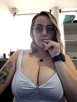 Unleash your urge for fetish cams livestreamers with our pick of steaming hot models, versed in the art of seduction and indulgence.