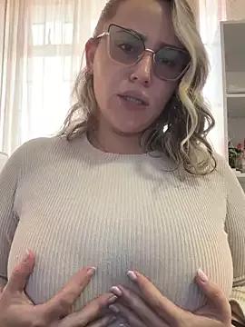 CurvyLust_x from StripChat is Freechat