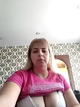 Cute_flower_fun from StripChat is Freechat