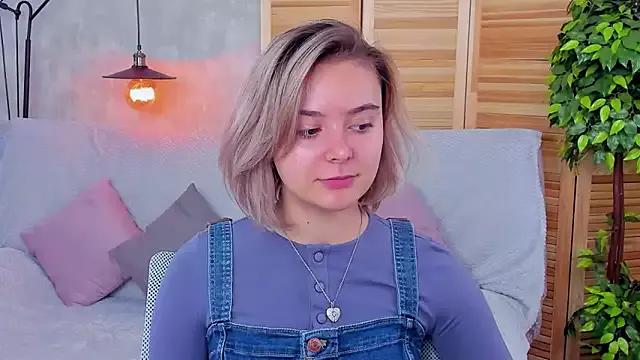 Daddys_Kitty from StripChat is Freechat